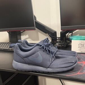 Nike Men's Dark Blue Sneakers